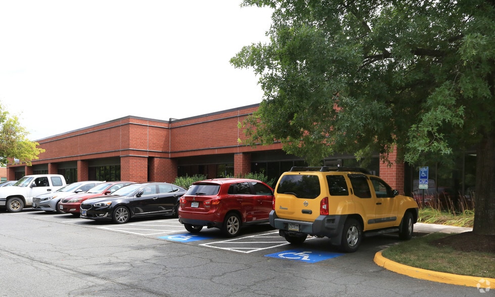 More Photos Of 4230 Lafayette Center Dr, Chantilly Unknown For Lease