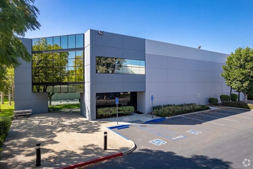 More Photos Of 12781 Schabarum Ave, Irwindale Light Manufacturing For Lease