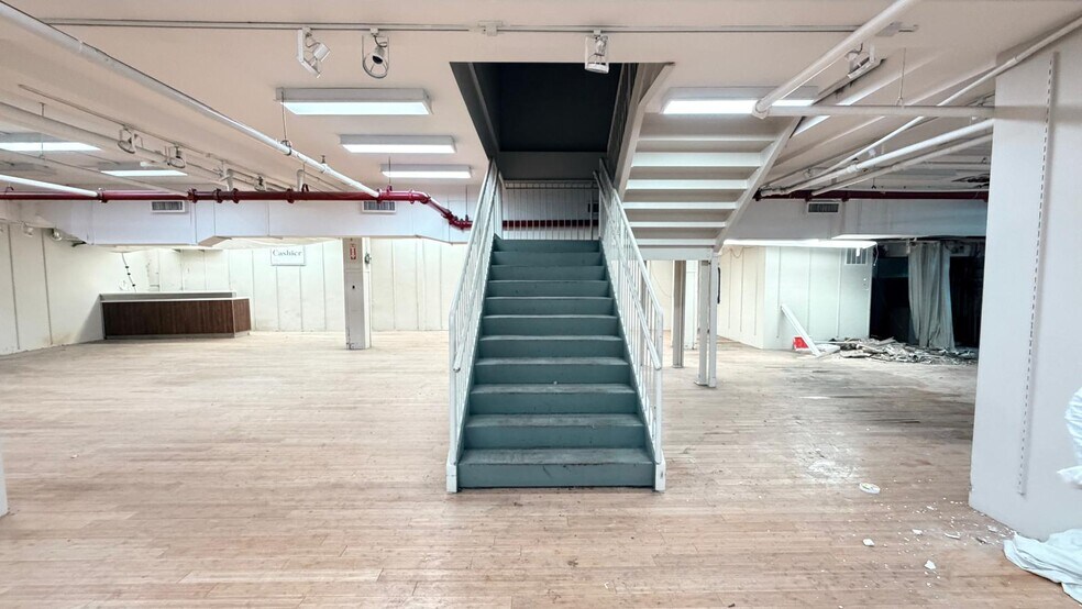 More Photos Of 72-76 Nassau St, New York Office For Lease