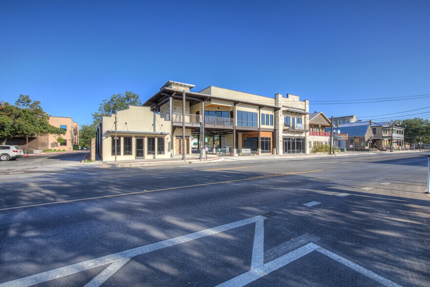 More Photos Of 207 E San Antonio St, New Braunfels Loft Creative Space For Lease