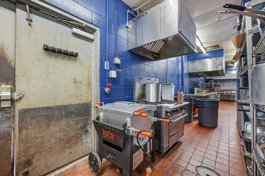 More Photos Of 1405 Gornto Rd, Valdosta Restaurant For Sale