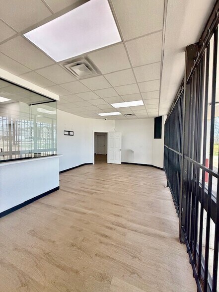 More Photos Of 12971 Westheimer Rd, Houston Freestanding For Lease
