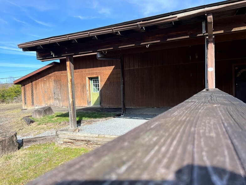 More Photos Of 414 Milroy Grose, Lansing Land For Sale