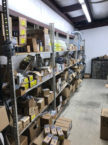 More Photos Of 3614 Alice St, Galveston Distribution For Sale
