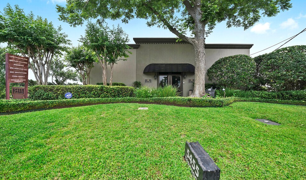 Primary Photo Of 5455 Dashwood Dr, Bellaire Medical For Lease