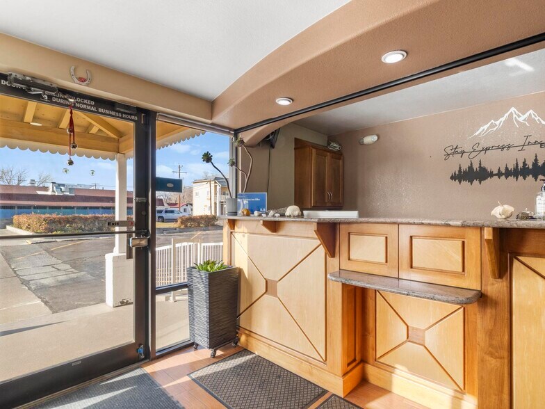 More Photos Of 1349 Idaho St, Elko Hotel For Sale