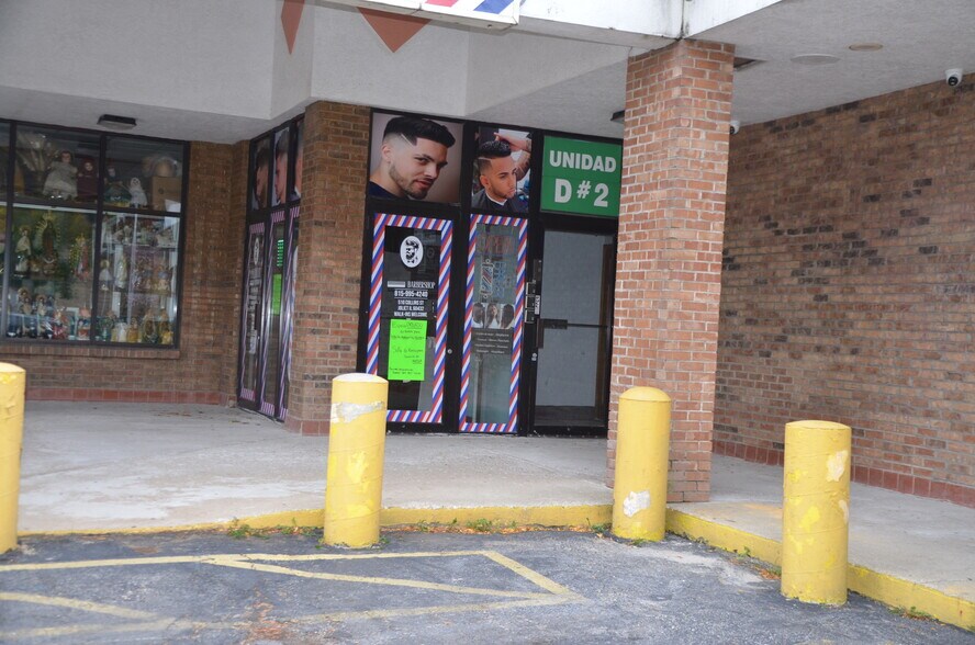 More Photos Of 510 Collins St, Joliet Unknown For Lease