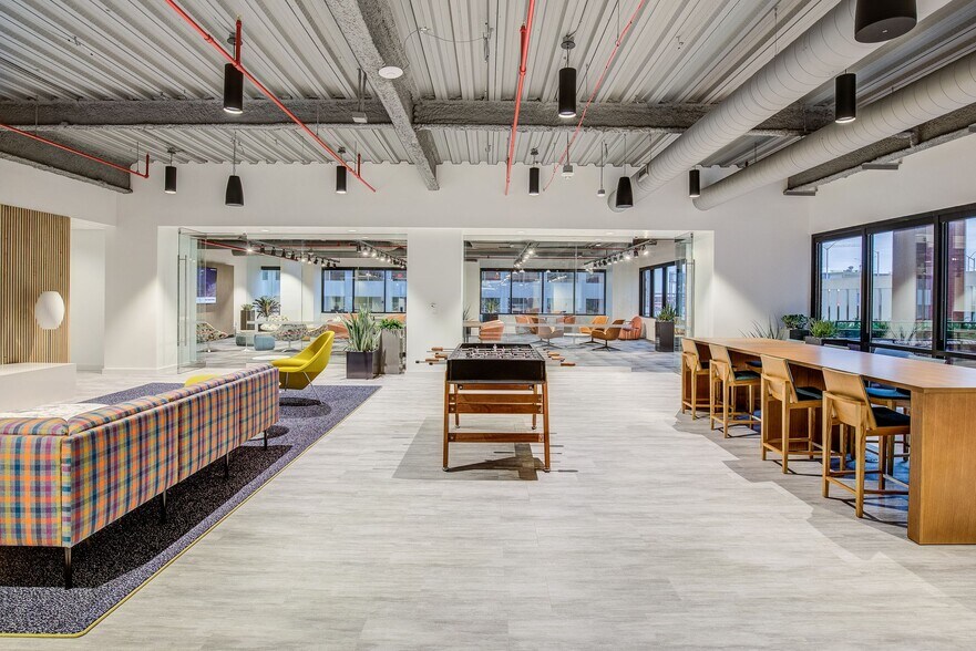 More Photos Of 200 N Broadway, Saint Louis Office For Lease