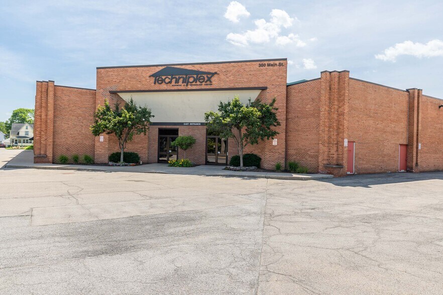 More Photos Of 300 Main St, East Rochester Medical For Lease