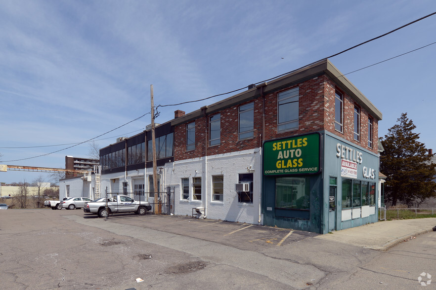 Primary Photo Of 190-196 Washington St, Quincy Auto Repair For Lease