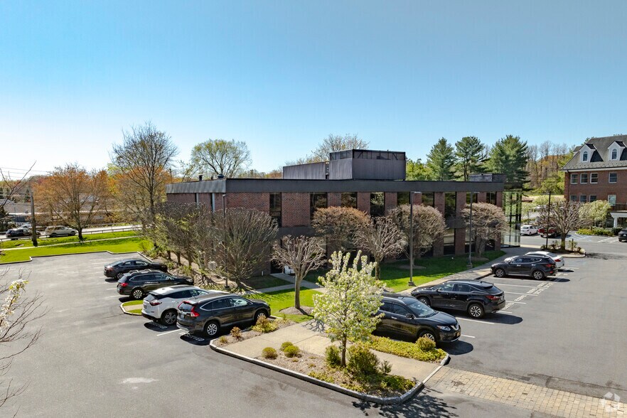 More Photos Of 355 Main St, Armonk Coworking Space