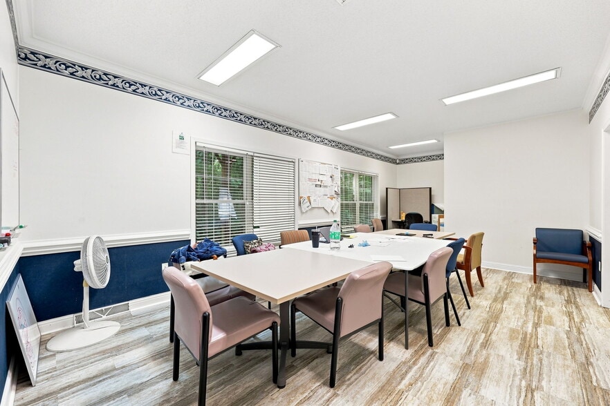 More Photos Of 1708 S Mebane St, Burlington Office For Sale