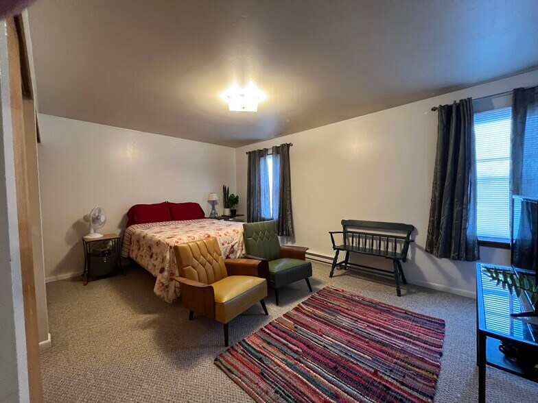 More Photos Of 726 S Huron St, Cheboygan Apartments For Sale