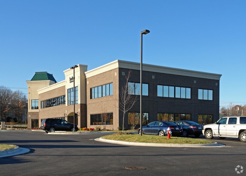 More Photos Of 1400 Eastchester Dr, High Point Office For Lease
