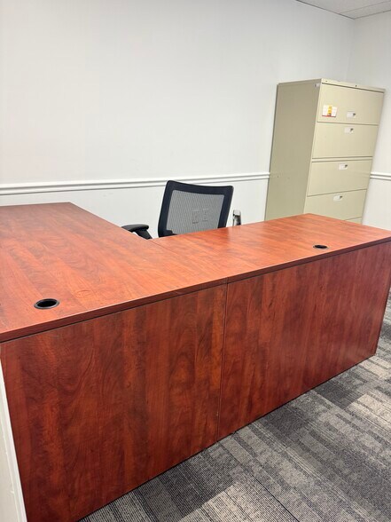 More Photos Of 1400 Shepard Dr, Sterling Office For Lease