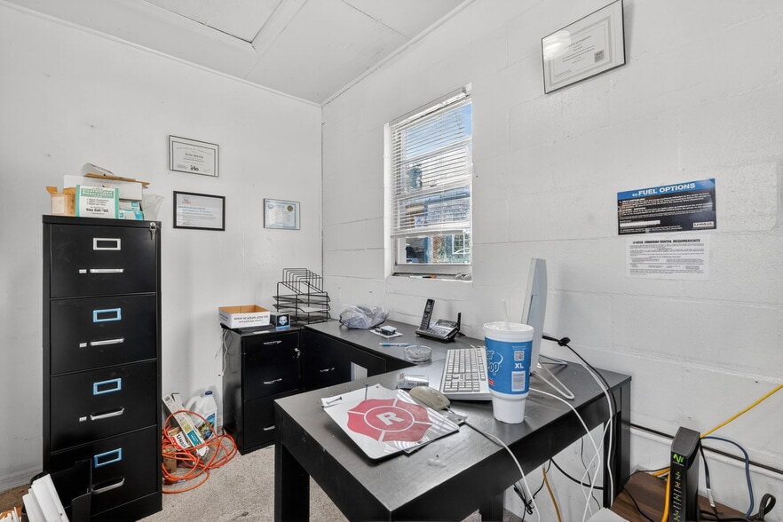 More Photos Of 20700 9th St, McIntosh Service Station For Sale