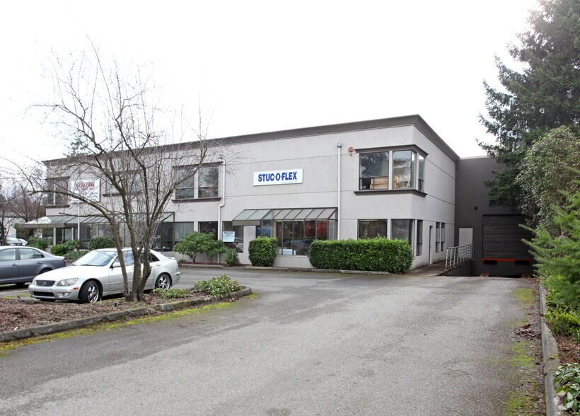 More Photos Of 17635-17639 NE 67th Ct, Redmond Flex For Sale