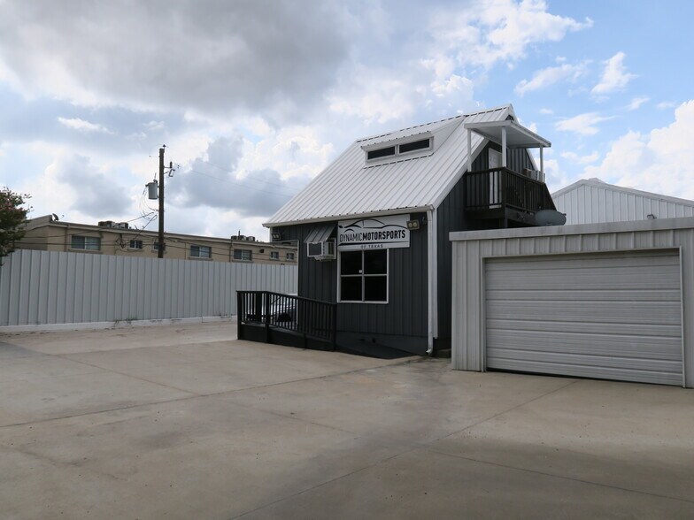 More Photos Of 5707 Schumacher Ln, Houston Auto Dealership For Lease