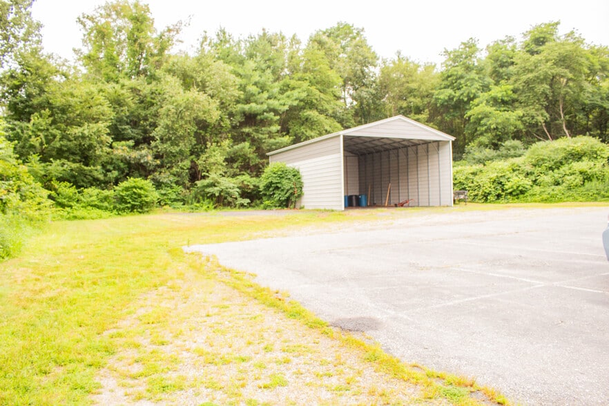 More Photos Of 8 Englewood St, Webster Auto Repair For Sale