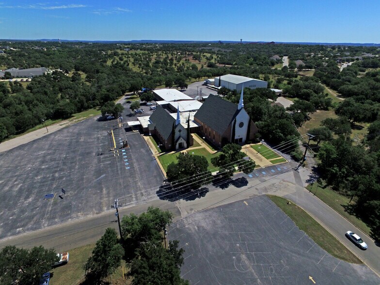 More Photos Of 501 12th St, Marble Falls Specialty For Lease
