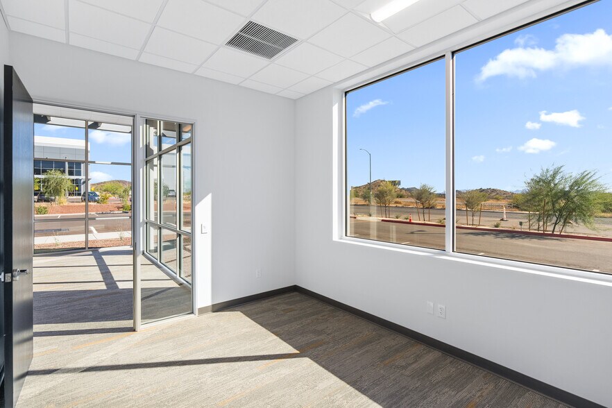 More Photos Of 500 E Pinnacle Peak Rd, Phoenix Unknown For Lease