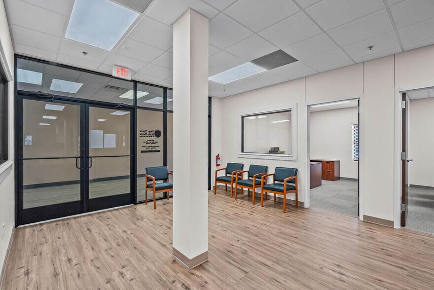 More Photos Of 7202 Slide Rd, Lubbock Medical For Lease