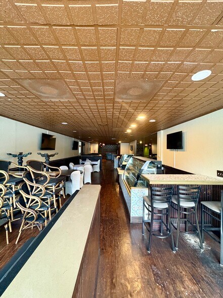 More Photos Of 1574-1584 SE 3rd Ct, Deerfield Beach Storefront Retail Office For Lease