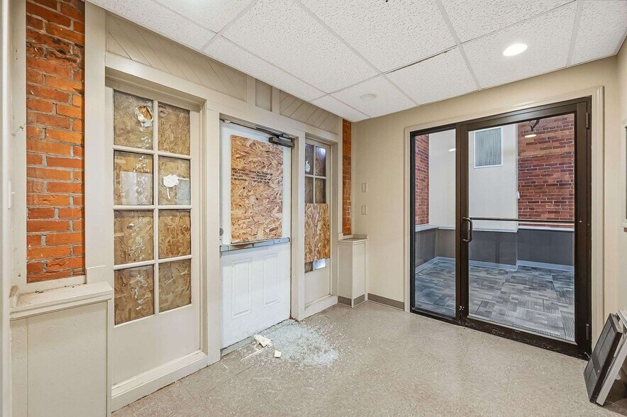 More Photos Of 412 E River St, Elyria Office For Sale