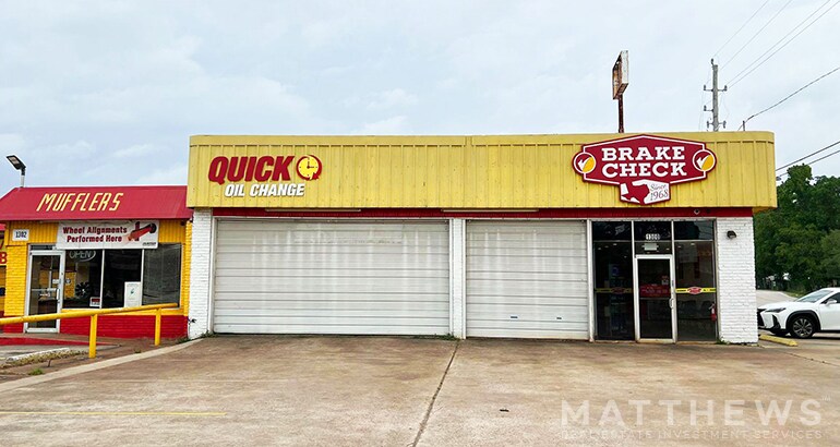 More Photos Of 1300 FM 1960, Houston Auto Repair For Sale