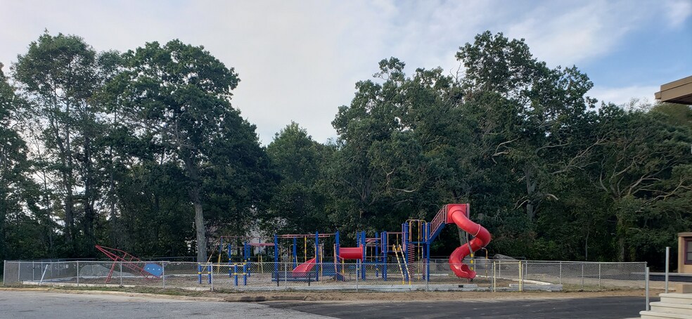 More Photos Of 740 Colonel Ledyard Hwy, Ledyard Storefront For Lease