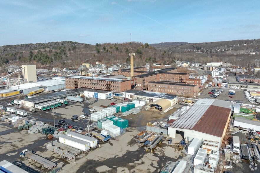 Primary Photo Of 280 Chase River Rd, Waterbury Truck Terminal For Lease