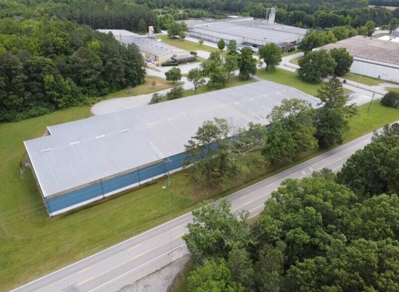 More Photos Of 1400 Montgomery, South Hill Warehouse For Lease