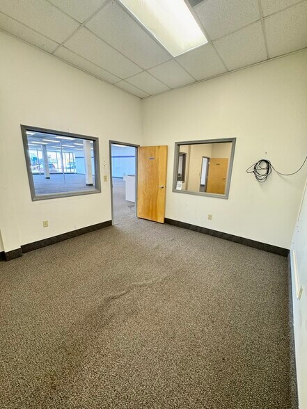 More Photos Of 120 Chiefs Way, Pensacola Freestanding For Lease