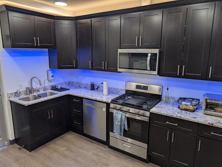 More Photos Of 1815 E Trent Ave, Spokane Auto Repair For Lease