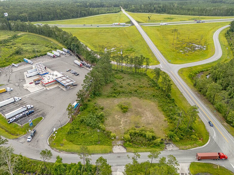 More Photos Of 2100 E 10th St, Woodbine Land For Sale