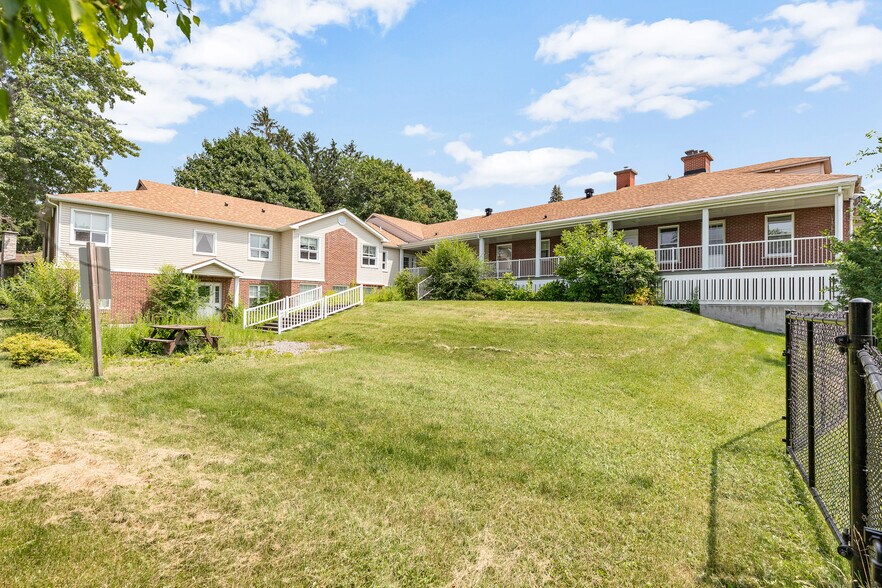 More Photos Of 21 Rue Messier, Mont-saint-hilaire Apartments For Sale