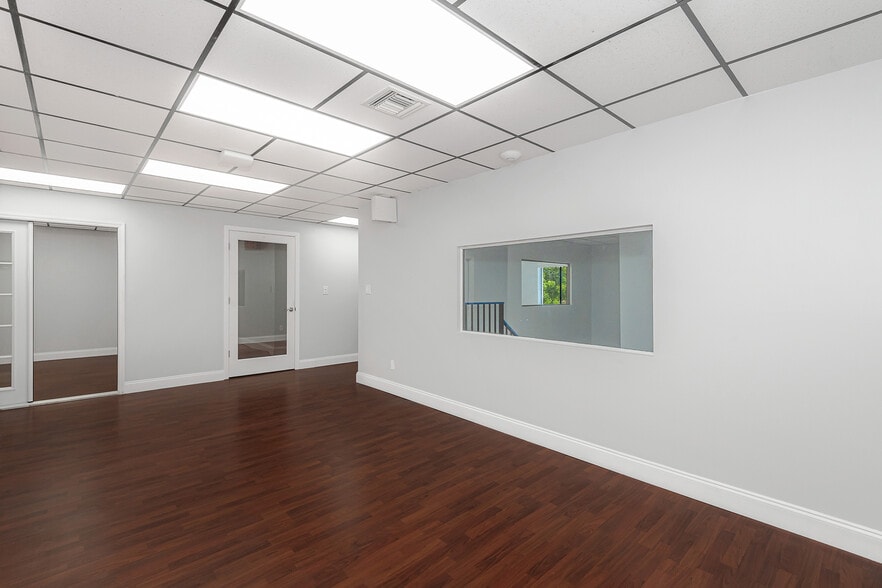 More Photos Of 3650 Coral Ridge Dr, Coral Springs Light Manufacturing For Sale