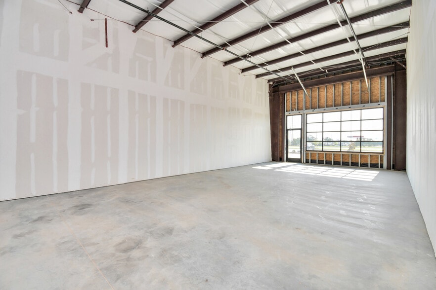 More Photos Of 30625 Kingsland Blvd, Brookshire Storefront For Sale