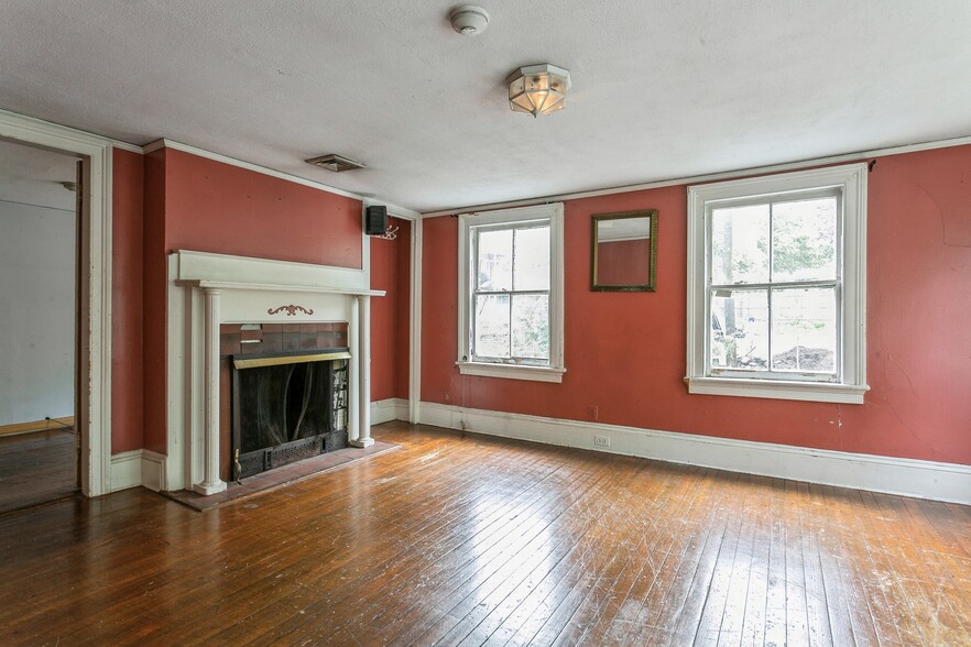 More Photos Of 234 N Bedford Rd, Mount Kisco Freestanding For Sale