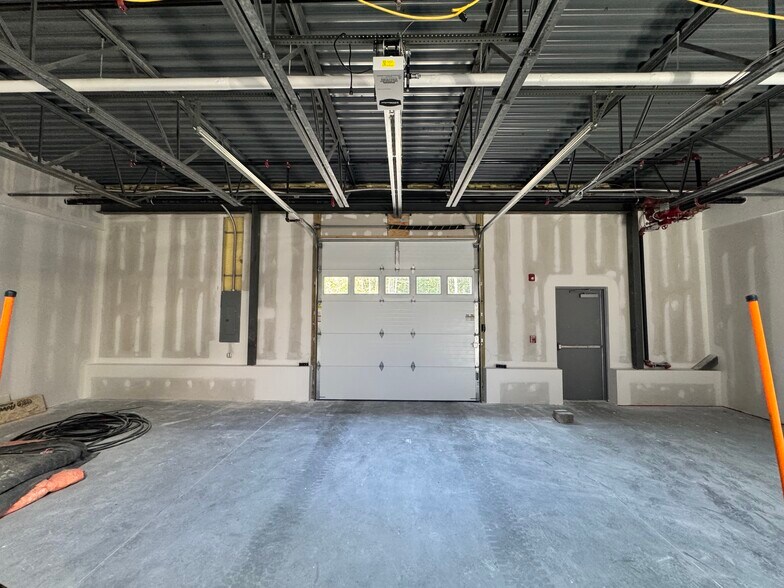 More Photos Of 42 Industrial Park Rd, Saco Office For Lease