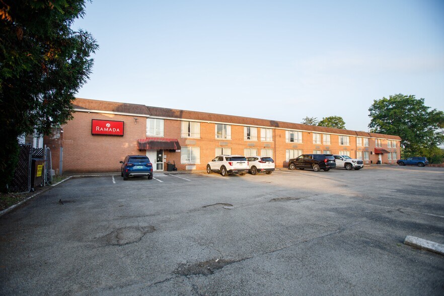 More Photos Of 216 W Loyalhanna St, Ligonier Township Hotel For Sale