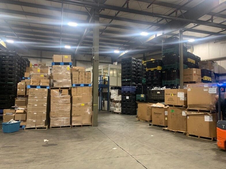 More Photos Of 62 Lakeview St, Leominster Warehouse For Sale