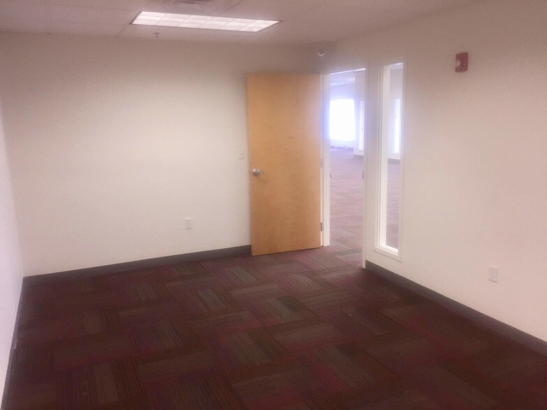 More Photos Of 57 Loring Ave, Salem Storefront Retail Office For Lease