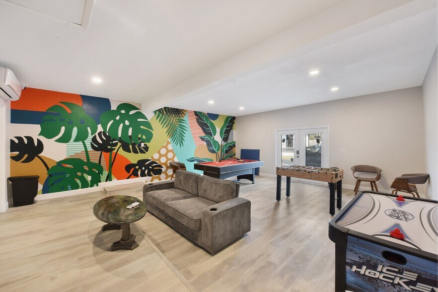 More Photos Of 2431 Gulf To Bay Blvd, Clearwater Hotel For Sale
