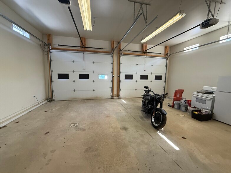 More Photos Of 805 Atlantic Ave, Franklin Light Manufacturing For Sale