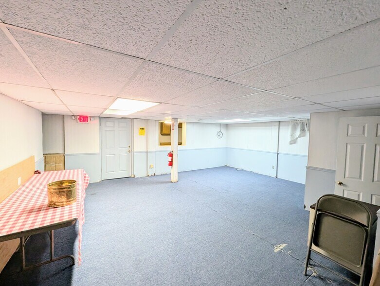 More Photos Of 802 E Baltimore Blvd, Flint Specialty For Sale