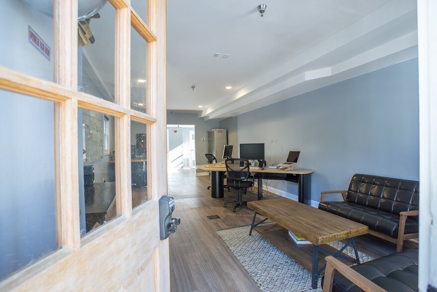 More Photos Of 106 South St, Annapolis Loft Creative Space For Lease