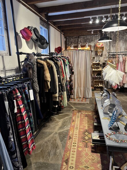 More Photos Of 792 Route 35, Cross River Restaurant For Lease