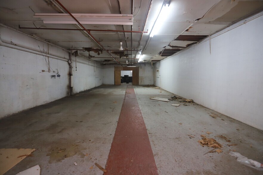 More Photos Of 136-138 34th St, Union City Warehouse For Lease