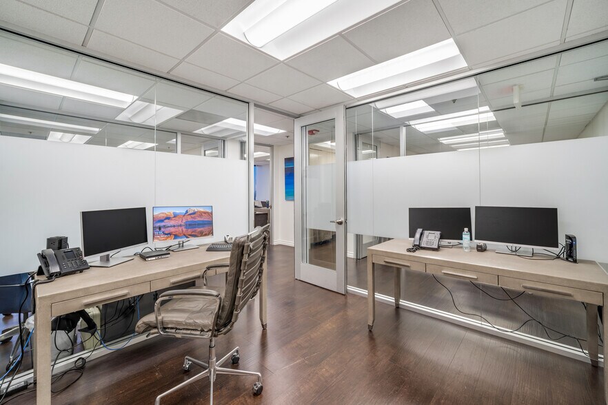 More Photos Of 2080 Century Park E, Los Angeles Medical For Lease